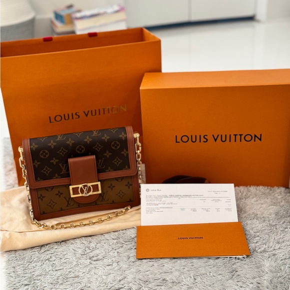 Louis Vuitton Monogram Crossbody Bag - Picture 1 of 10